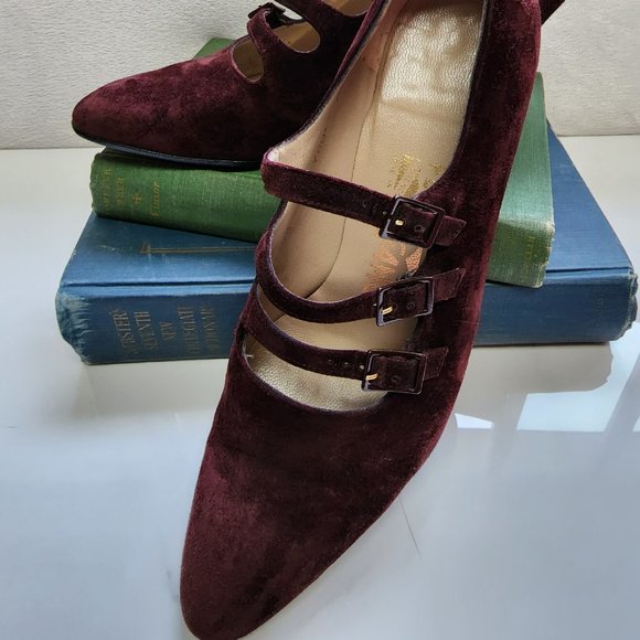Salvatore Ferragamo Vintage Suede Pumps - Picture 8 of 15